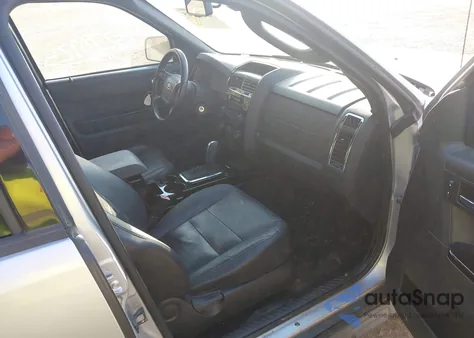 2010 Ford Escape Limited z USA, uszkodzony, nr VIN 1FMCU0EG5AKA05302